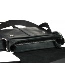 Фотография Кожаная небольшая черная сумка на плечо 77225-SKE