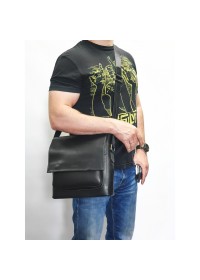 Мужская большая черная сумка на плечо VATTO MK6.5 KR670