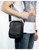Фотография Небольшая черная мужская сумка на плечо - барсетка из натуральной кожи REK-119-Vermont