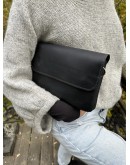 Фотография Черная женская кожаная сумка на плечо 77449-SGE