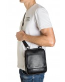 Фотография Удобная кожаная черная мужская сумка на плечо VZ-012-3